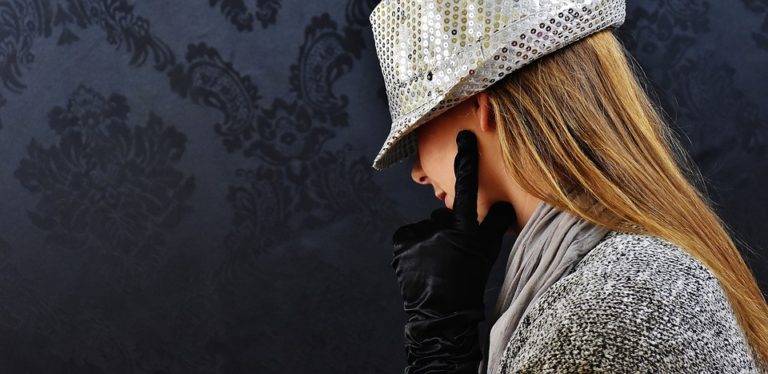 moda metalove stribrna