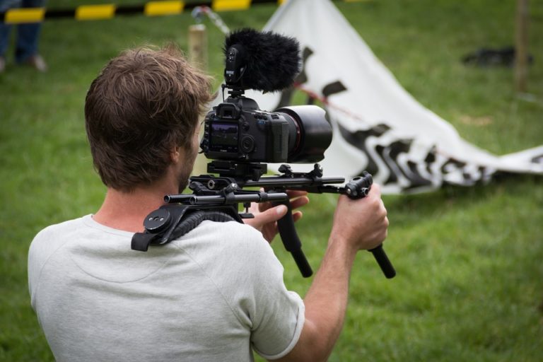 Jaké hollywoodské filmy se natáčely v Praze? Nyní se na ně budete dívat jinak
