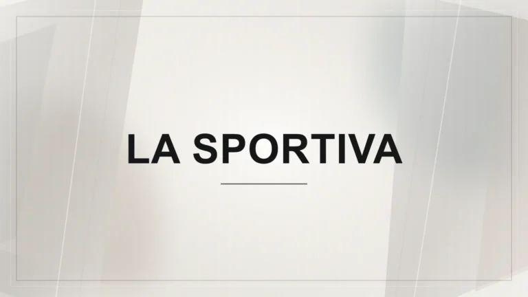 Nápis La Sportiva na světlém abstraktním geometrickém pozadí